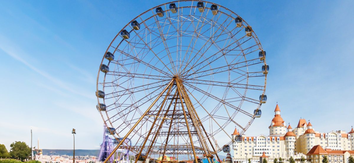 Picking the Perfect Ferris Wheel Size to Maximize Guest Engagement